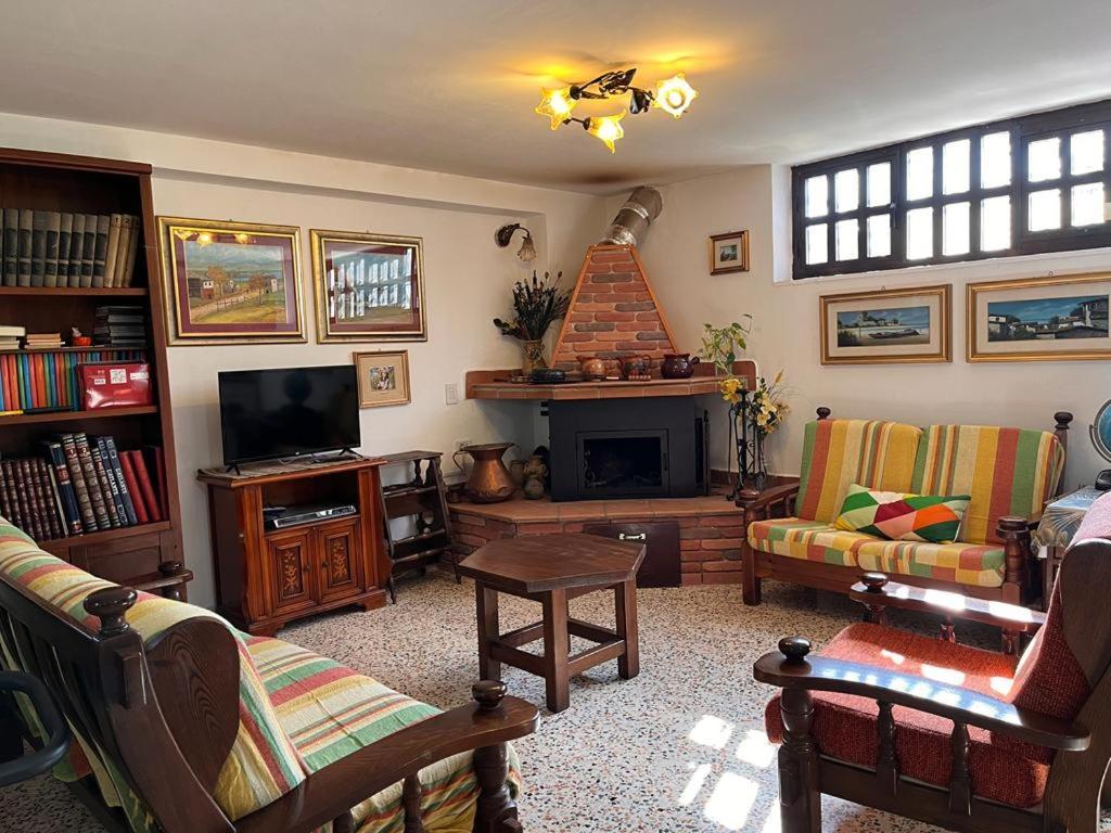 Casa Fra Gli Ulivi Di Giuseppe Guest House Sonnino Luaran gambar